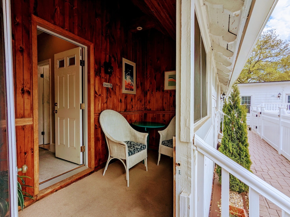 Room, Private Bathroom (Room 03 - with Pool Porches Max 2 people)