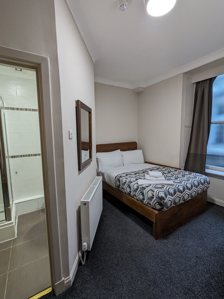 Economy Double Room photo 3