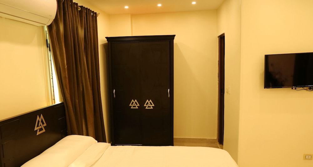 Deluxe Triple Room photo 2
