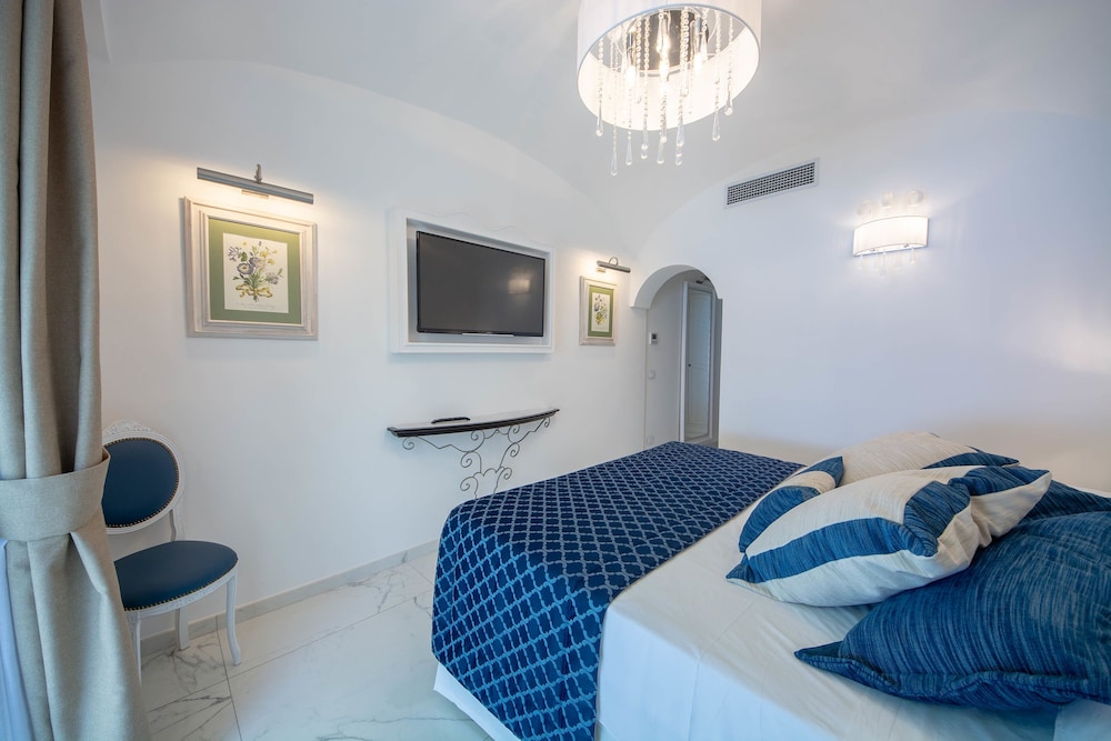Superior Double Room, Terrace, Sea View photo 2