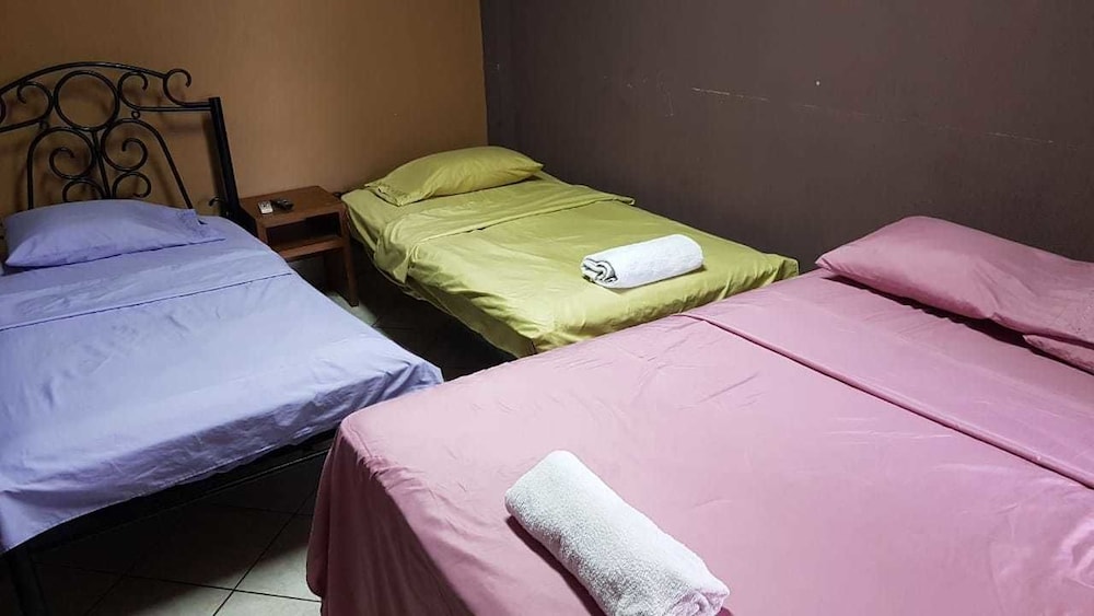 Classic Triple Room, Multiple Beds, Non Smoking photo 2