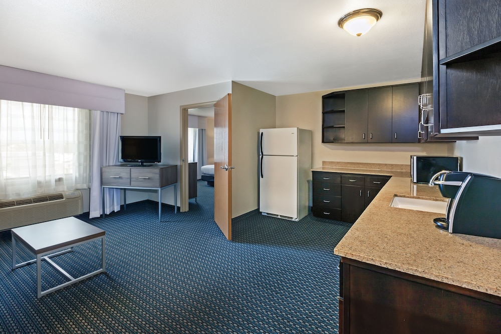 Suite, 1 Bedroom (1 King, Sofa Bed) - Photo 13