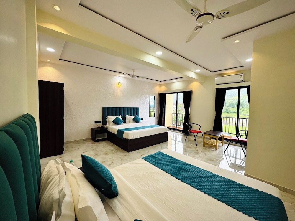Family Double Room, Balcony, Mountain View