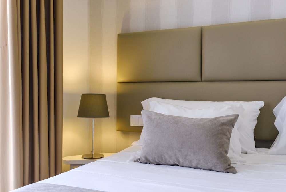 Basic Double Room, Balcony, City View photo 3