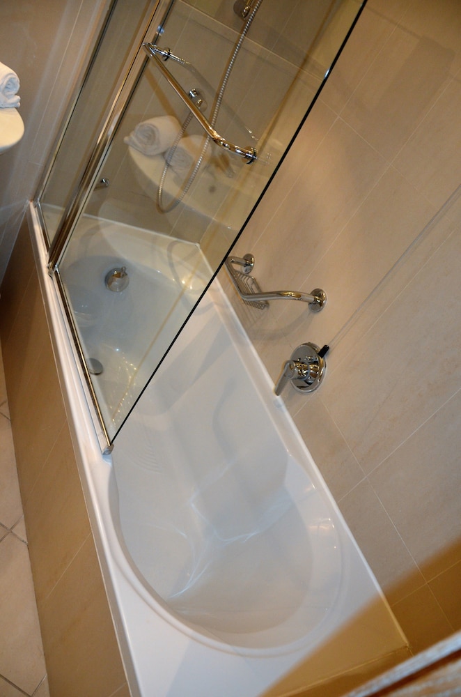 Suite - Photo 6