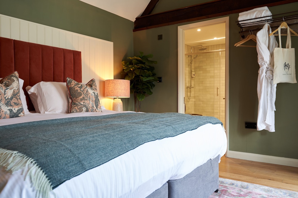 Basic Double or Twin Room, Private Bathroom photo 2