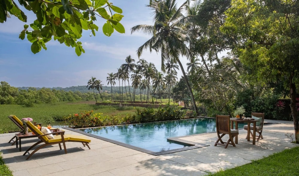 Villa photo 1
