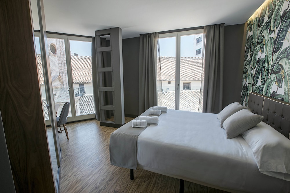 Superior Double Room, City View - Photo 1