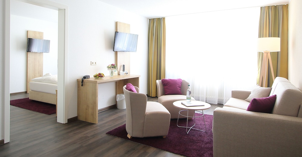 Family Room, Garden View photo 2
