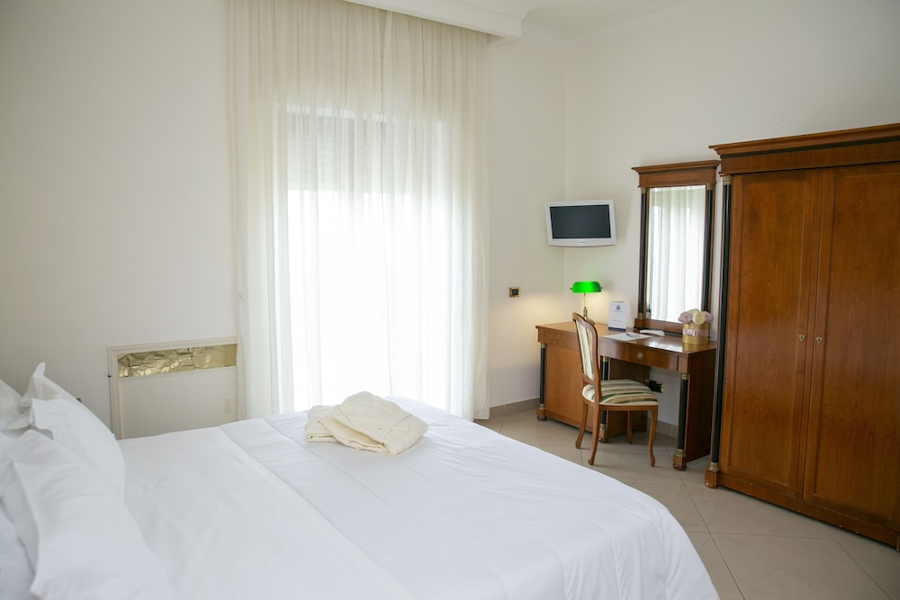 Double or Twin Room, Sea View