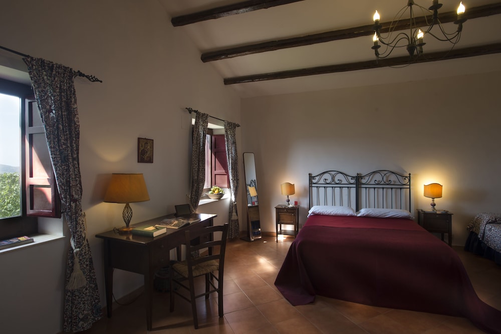 Superior Double or Twin Room photo 2