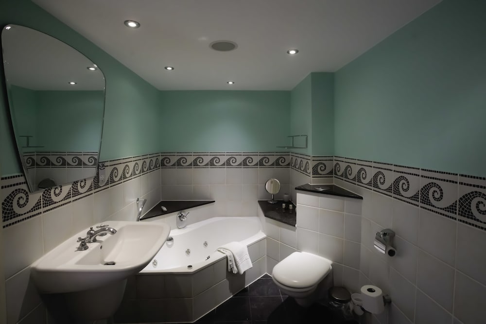 Suite - Photo 5