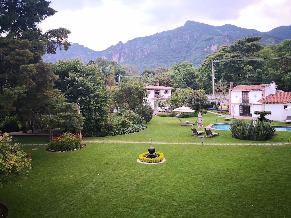 Premium Villa, Multiple Beds, Hot Tub, Hill View photo 3