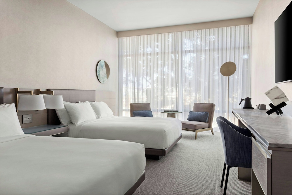 Room, 2 Queen Beds (Mobility Accessible, Roll-in Shower)