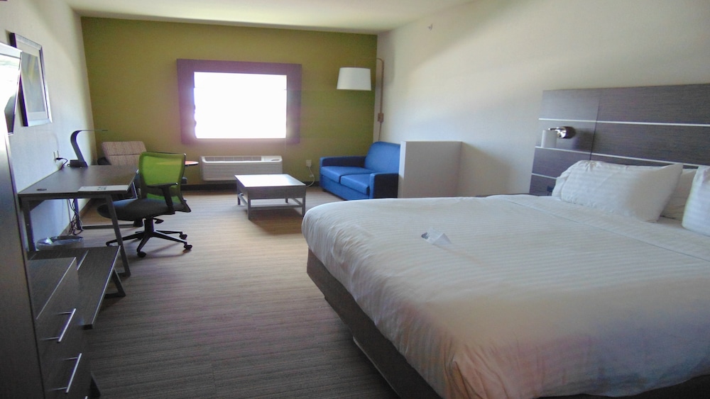 Suite, 2 Queen Beds, Accessible (Communications)