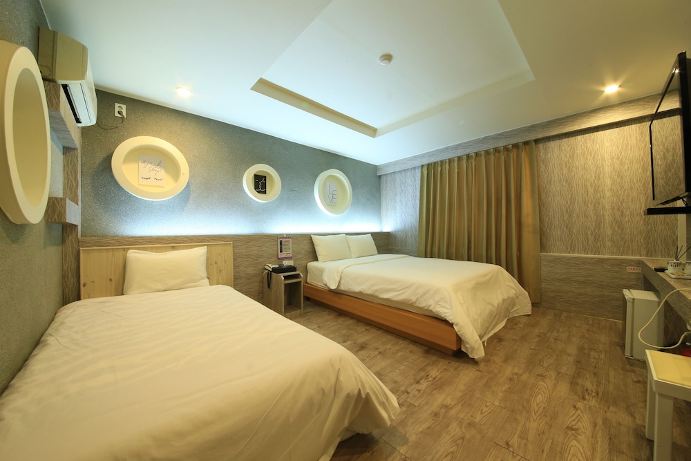 Business Twin Room photo 3