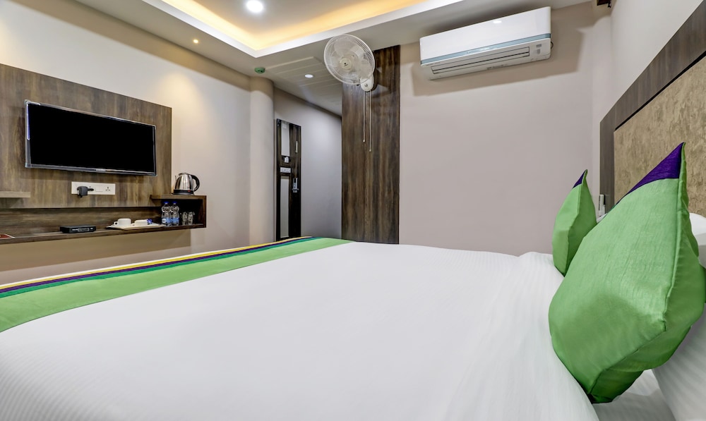 Deluxe Room - Photo 5