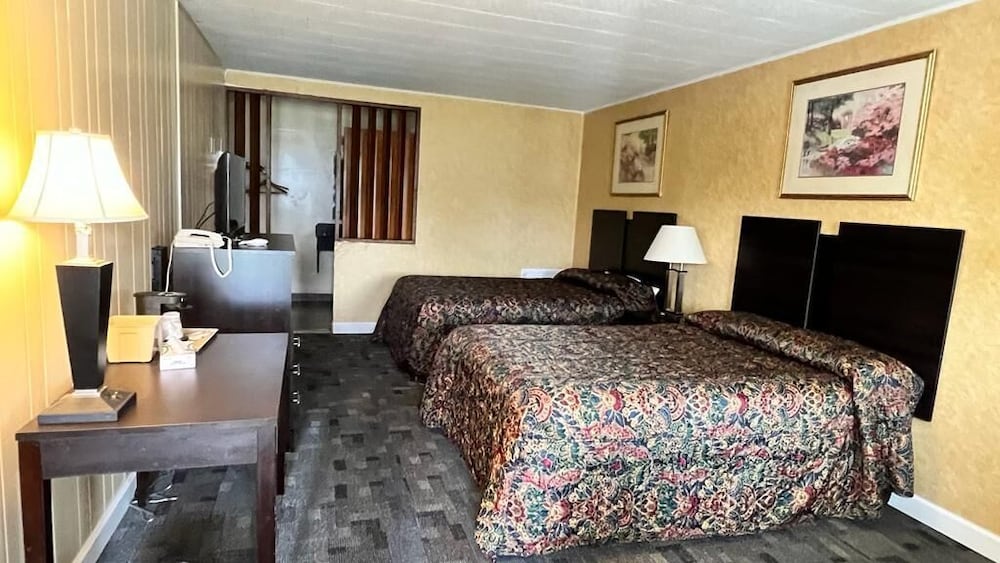 Standard Room, 2 Double Beds, Non Smoking photo 2