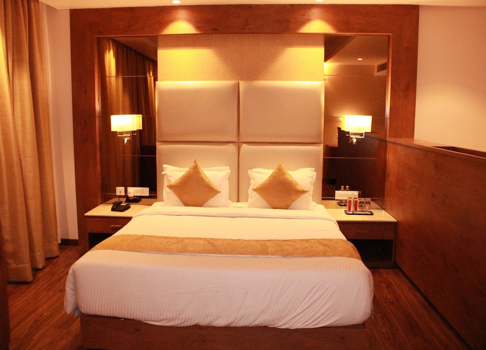 Premier Room, 1 Double Bed - Photo 21