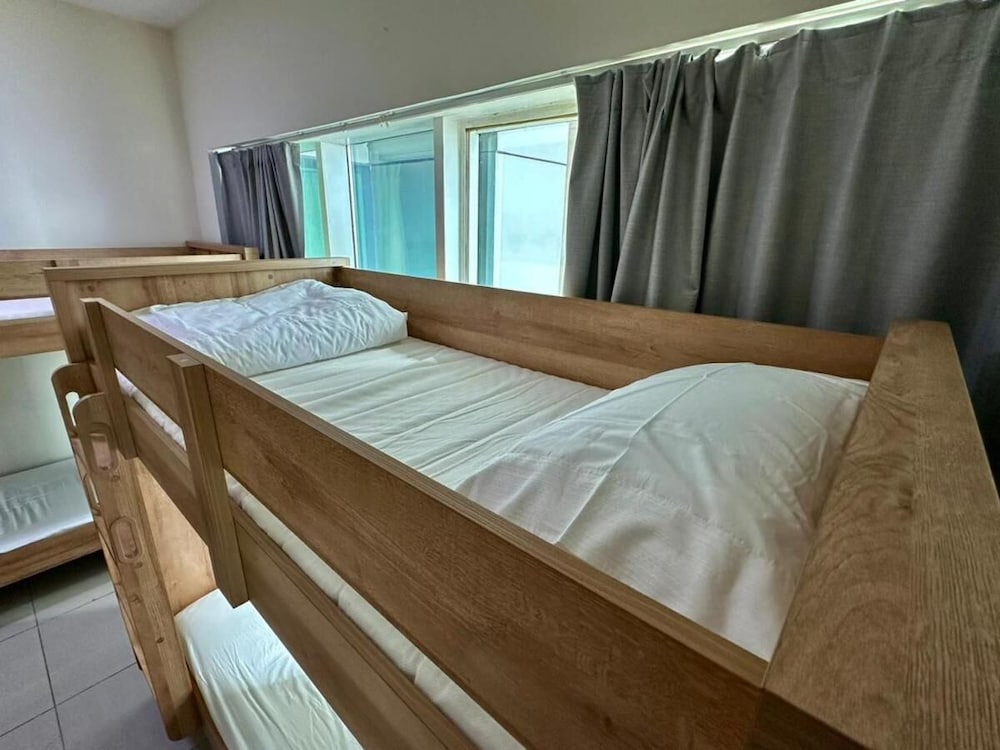 Comfort Shared Dormitory, Mixed Dorm, Non Smoking, Sea View photo 2