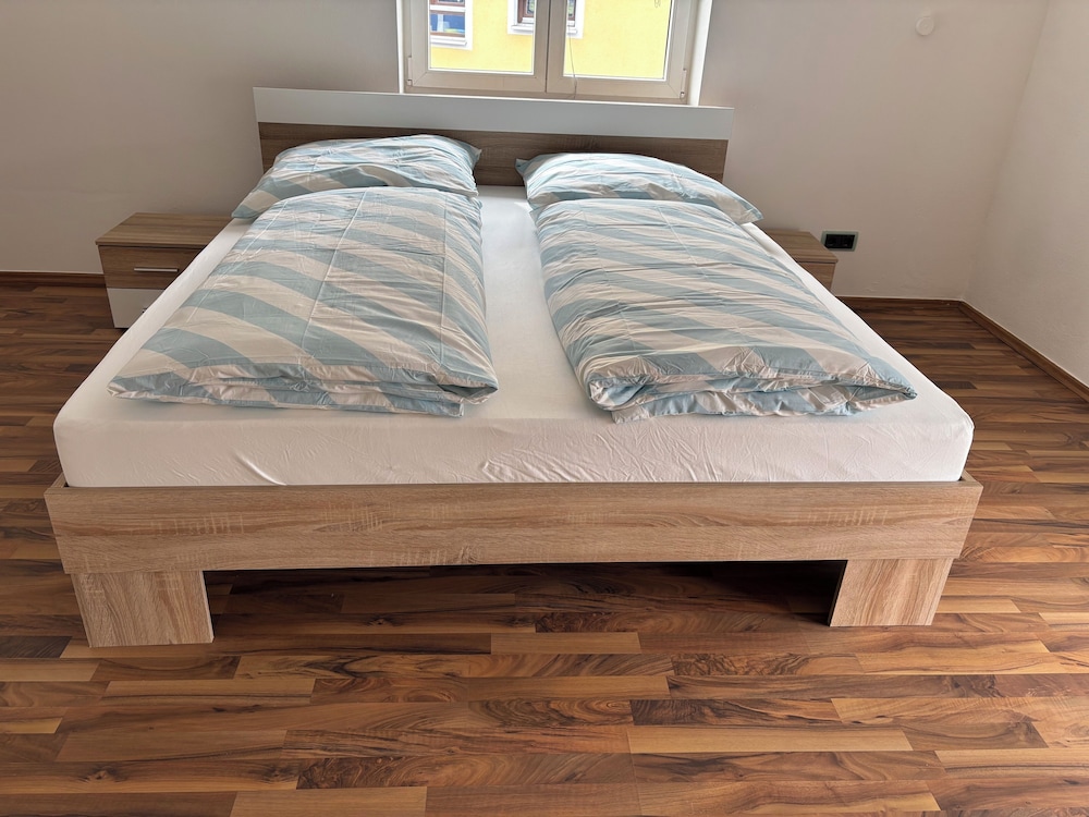 Superior Apartment, 1 King Bed with Sofa bed, Refrigerator & Microwave, Courtyard View