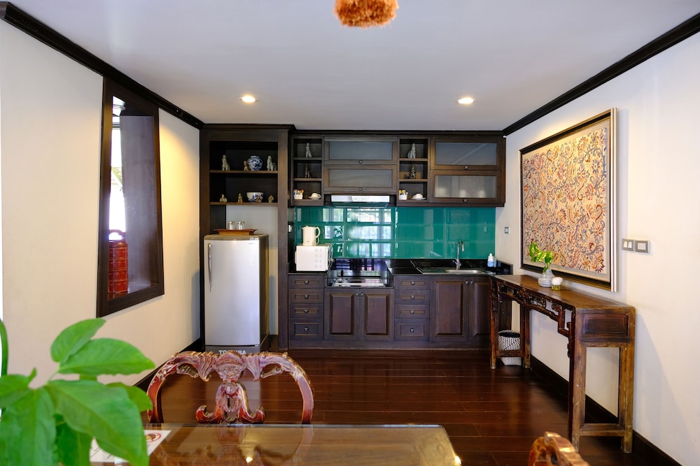 Suite, 2 Bedrooms - Photo 10