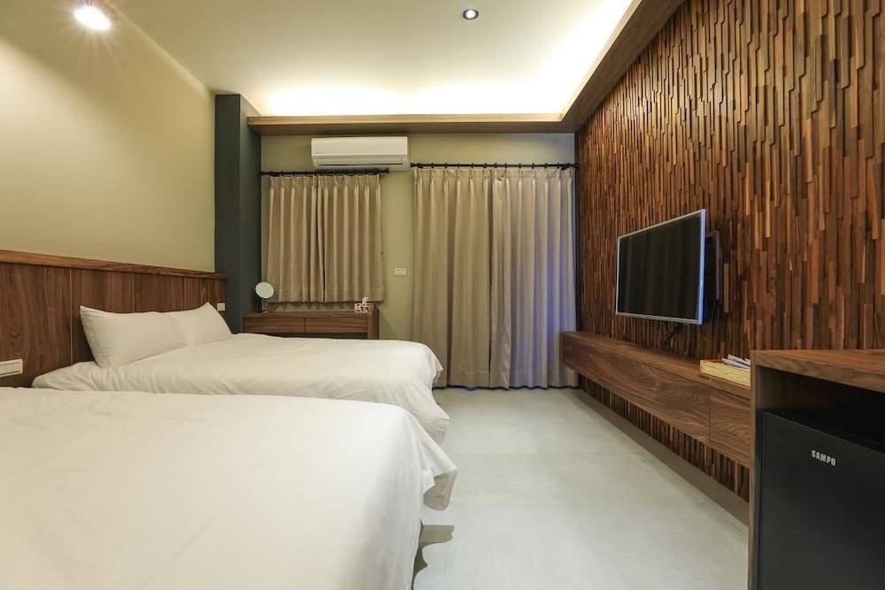 Standard Quadruple Room (8101) photo 3
