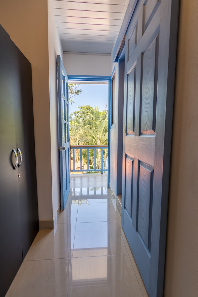 Deluxe Room, 1 Queen Bed with Sofa bed, Refrigerator