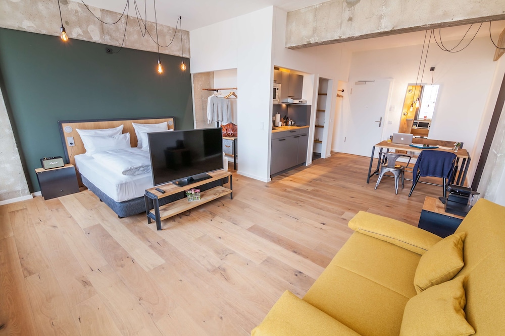 Suite (M) photo 2