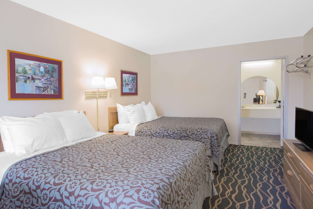 Room, 2 Queen Beds, Accessible photo 1