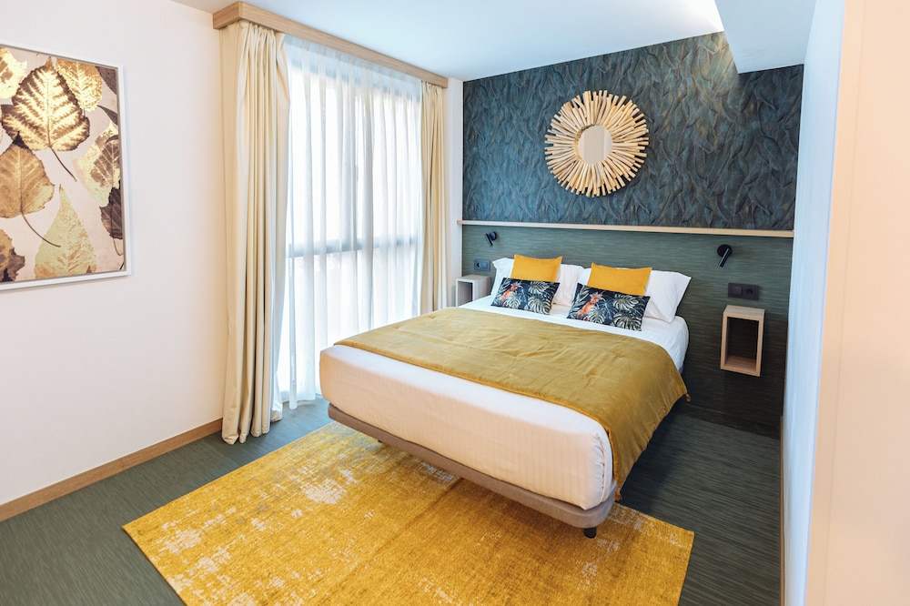 Design Double Room, 1 Queen Bed, Mountain View, Garden Area - Photo 27