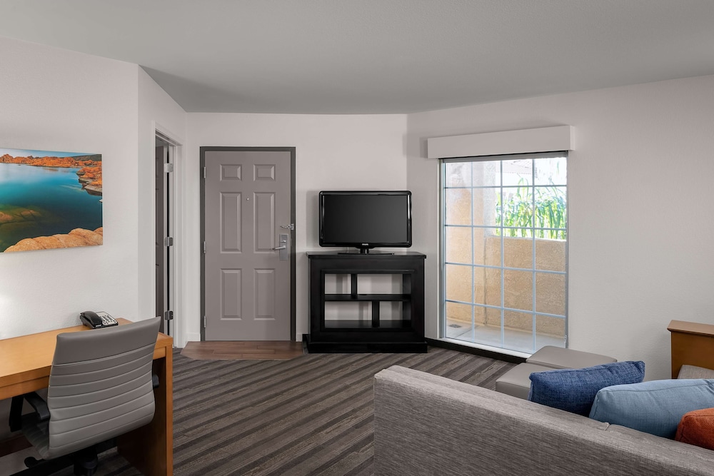 Room, 1 Bedroom, Non Smoking (1 Bedroom) - Photo 1