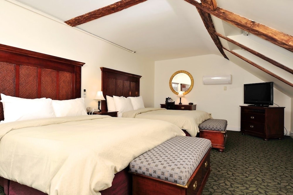Premier Room, 2 Queen Beds photo 1