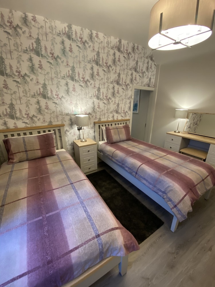 Twin Room, Ensuite (Pet Friendly) photo 2
