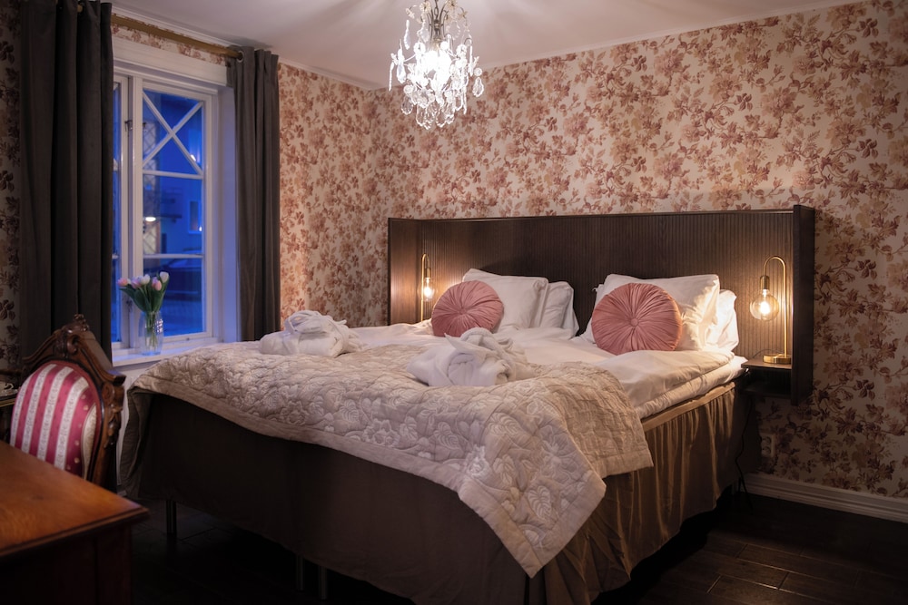 Junior Suite with Garden View