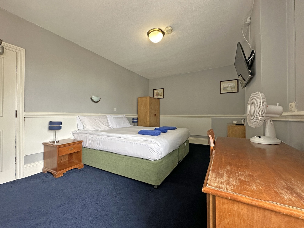 Basic Double Room, Ensuite (9) - Photo 3