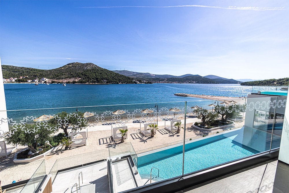 Superior Room, Balcony, Sea View - Photo 2