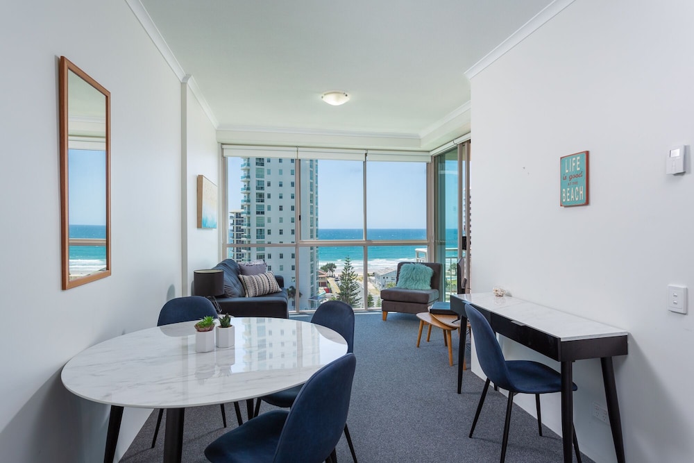 One Bedroom Ocean View Superior Apartment - Photo 11