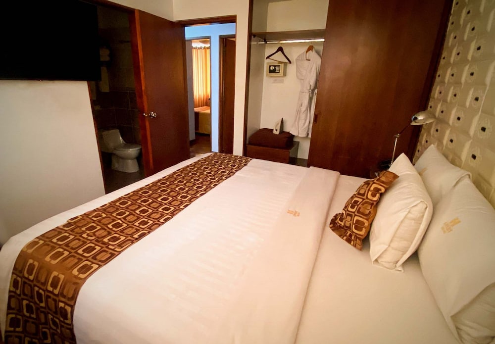 Presidential Room, 1 King Bed photo 3