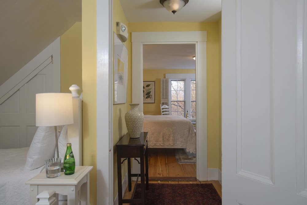 Waterford Room photo 2