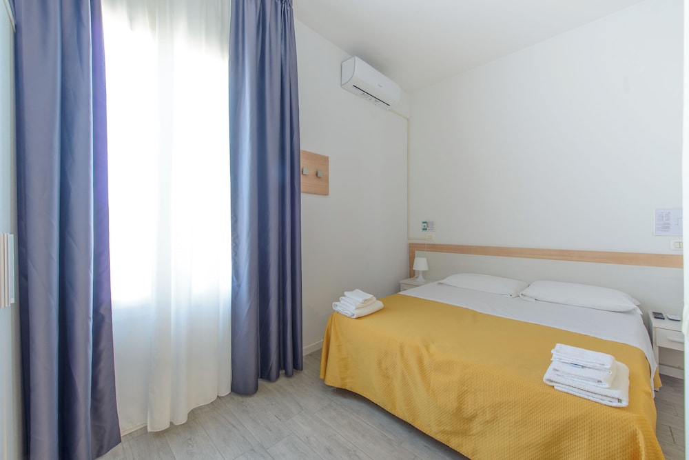 Economy Double Room photo 1
