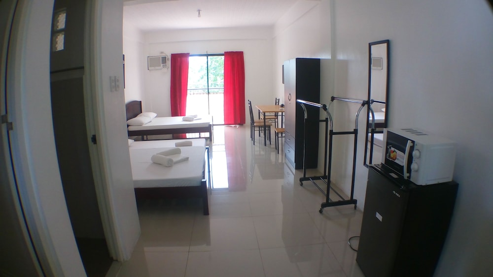 Family Studio, 2 Queen Beds, Kitchenette, City View photo 1