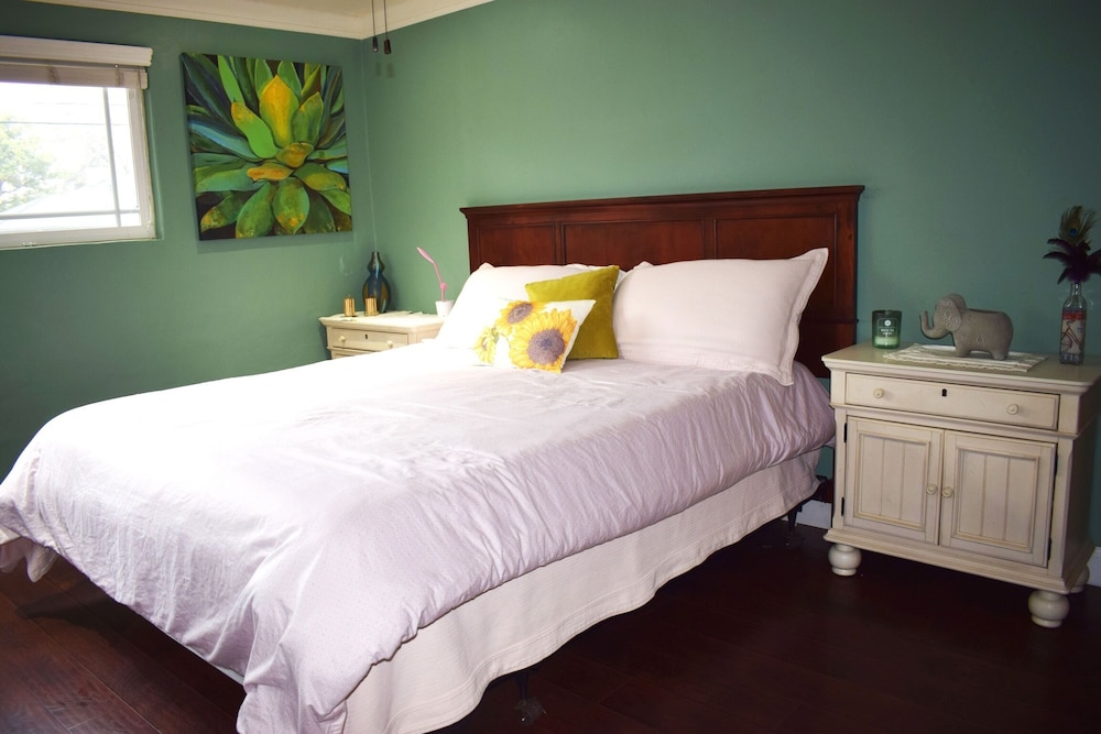 Deluxe House photo 3