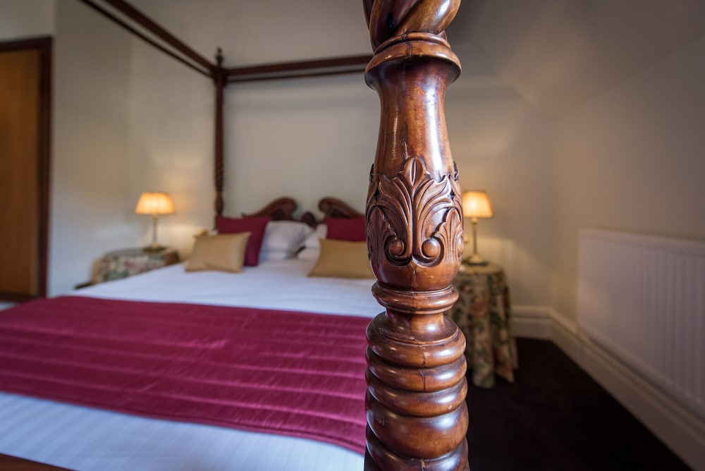 Four Poster Suite photo 3