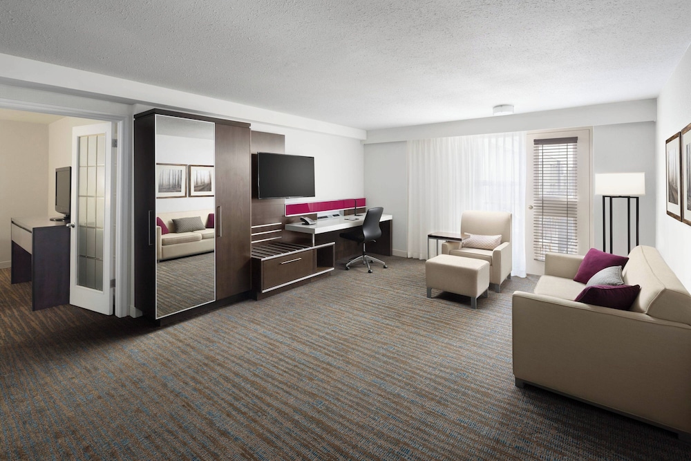 Club Suite, 1 Bedroom thumbnail 6
