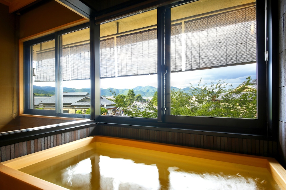Mountain Side Standard Japanese-Style Room with Hinoki Bath, Non Smoking photo 3