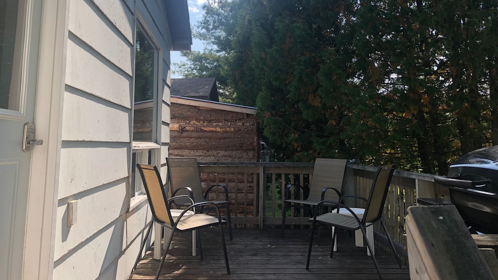 Cottage 4 Waterfront with Wi Fi and TV photo 3