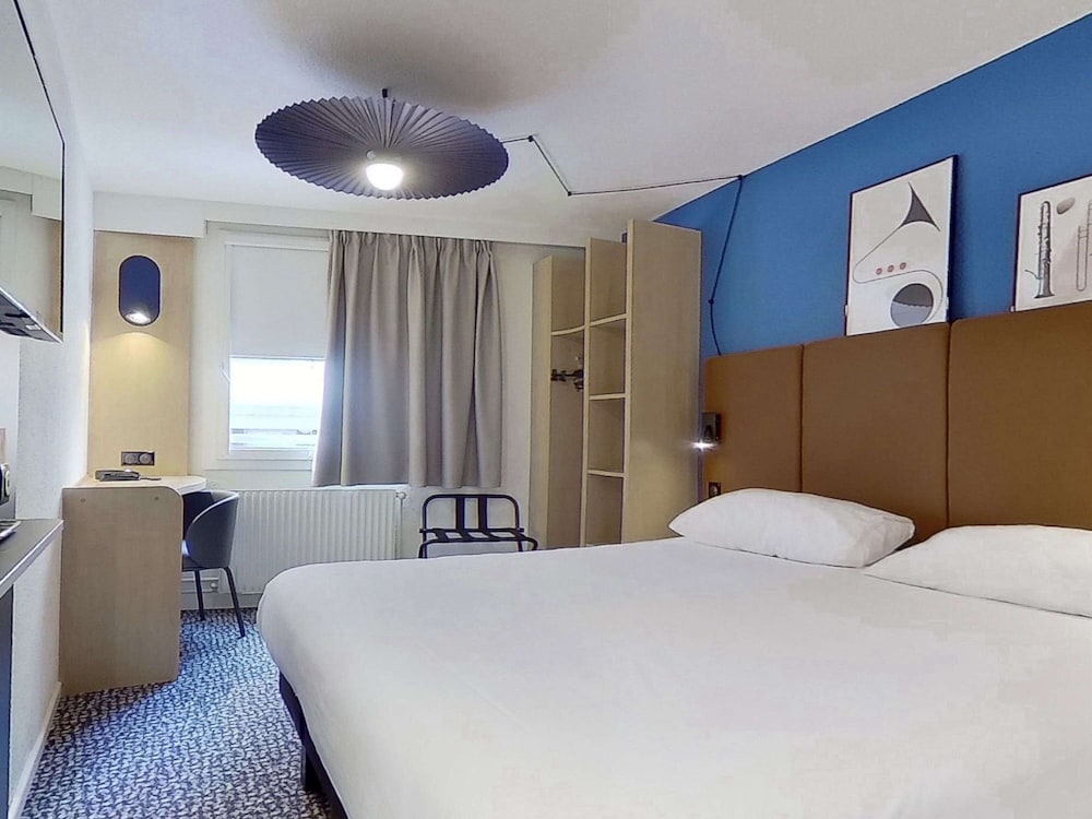 Triple Room, 1 Double Bed with Sofa bed photo 1