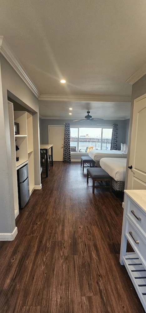 Signature 2 Queen Bed, Ocean View - Photo 2