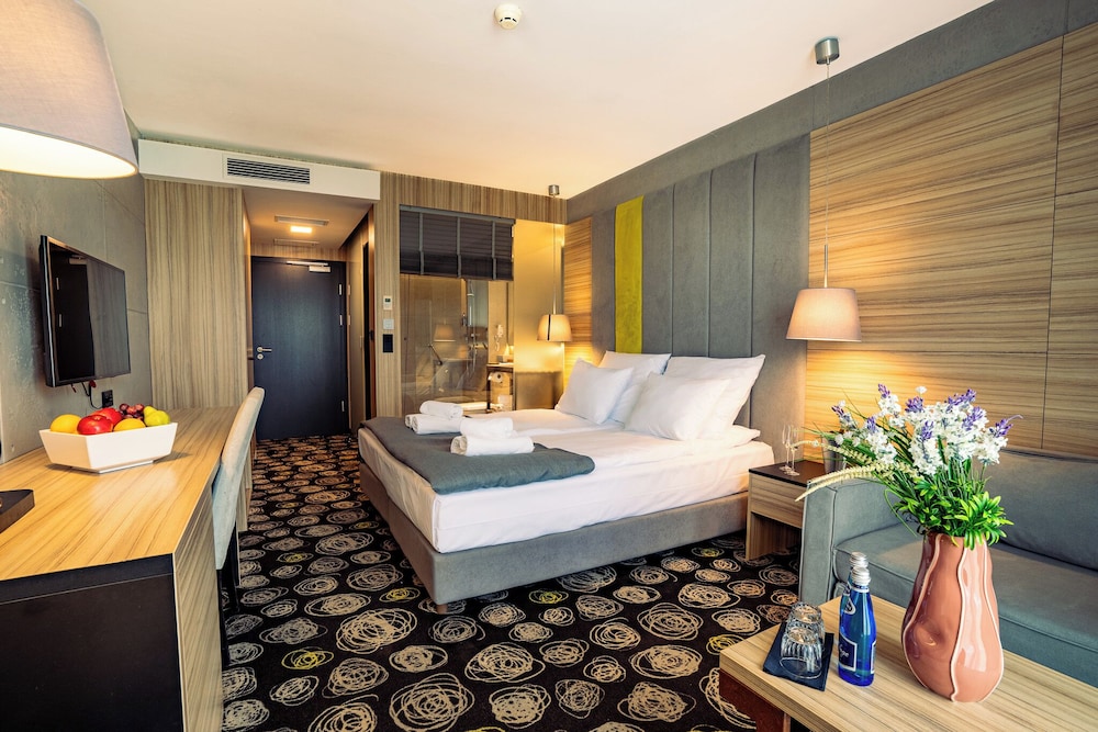 Superior Triple Room, Courtyard View